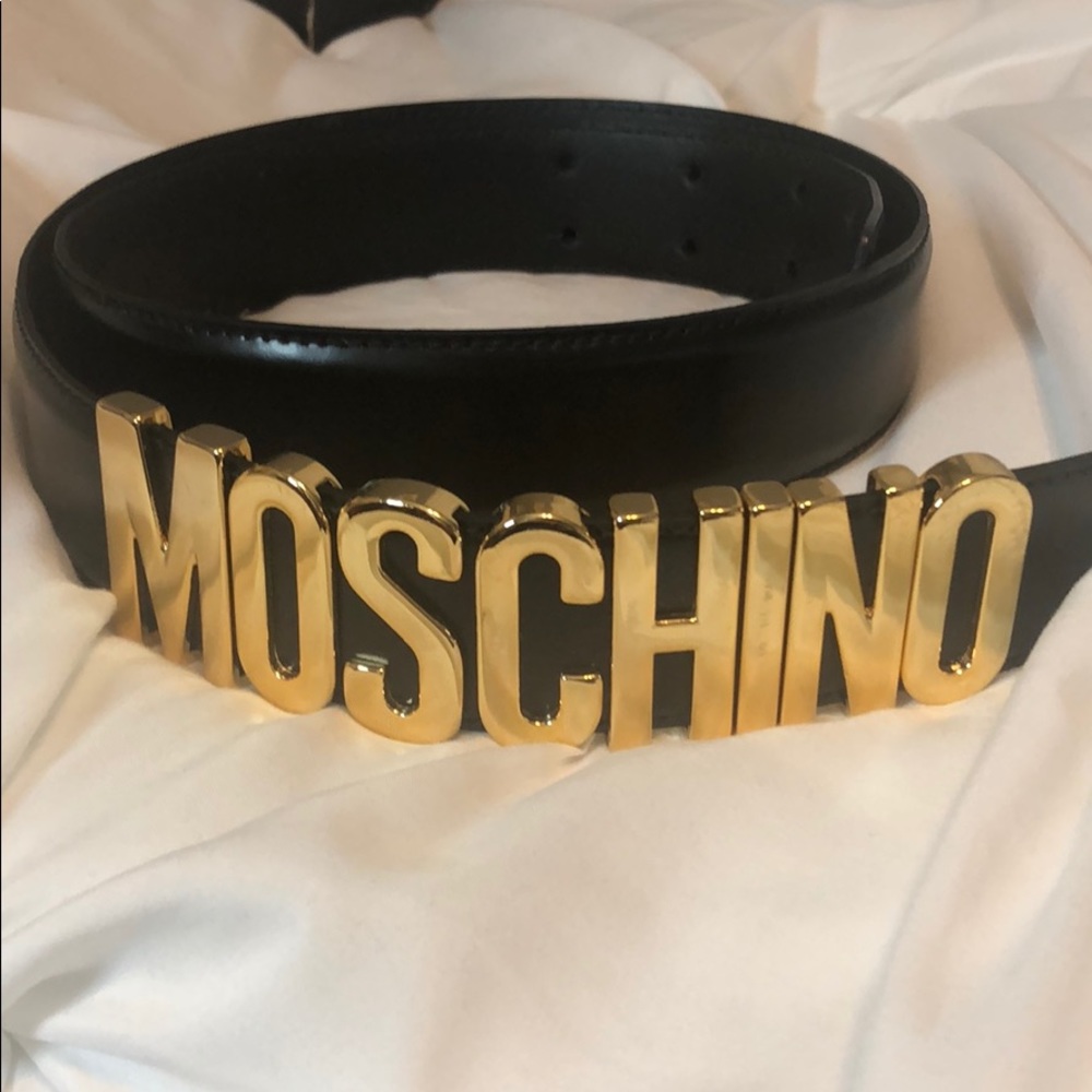 MOSCHINO BELT. SZ 44